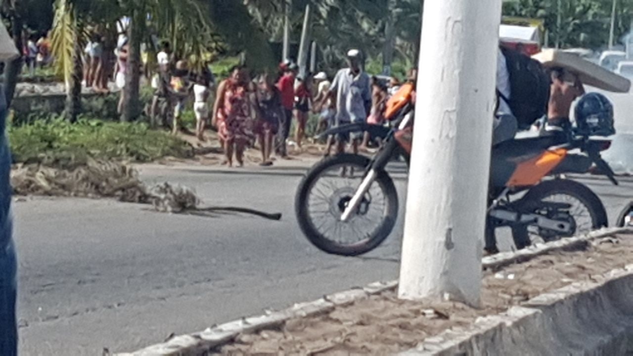 BZNotícias - Protesto contra morte de traficantes fecha ponte de Igapó, zona norte de Natal - Portal da Abelhinha BZNotícias - Protesto contra morte de traficantes fecha ponte de Igapó, zona norte de Natal - Portal da Abelhinha